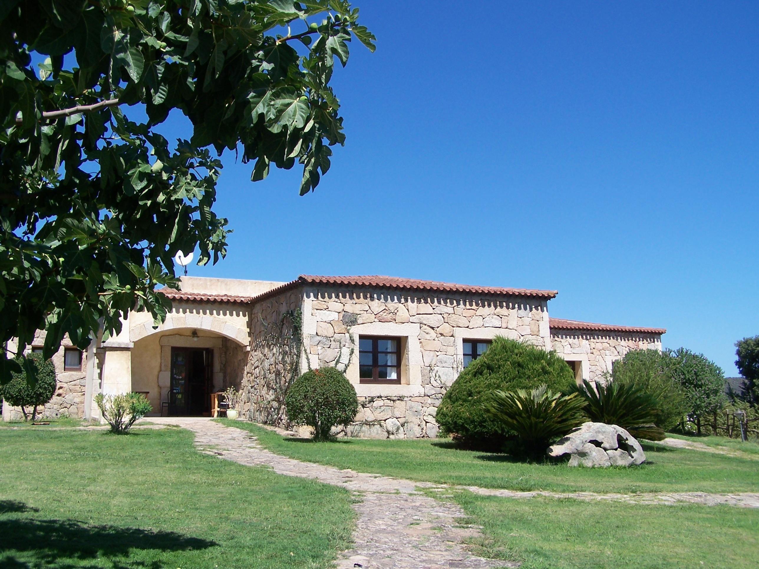 Hotel Ristorante Funtana Abbas Luras Exterior photo